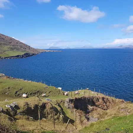 Дом отдыха Cois Farraige *